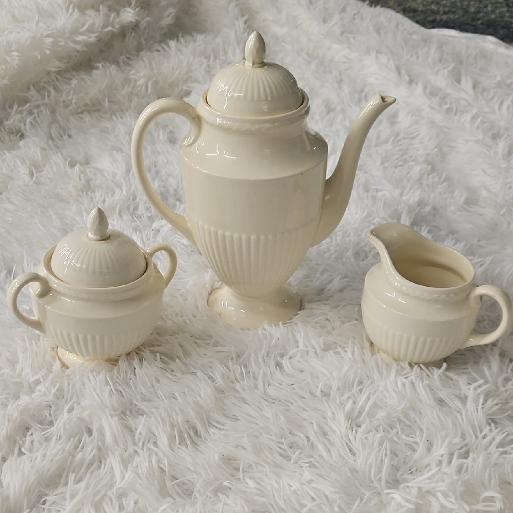 CREAM WEDGEWOOD EDME COFFEE POT CREAMER AND SUGAR BOWL SET